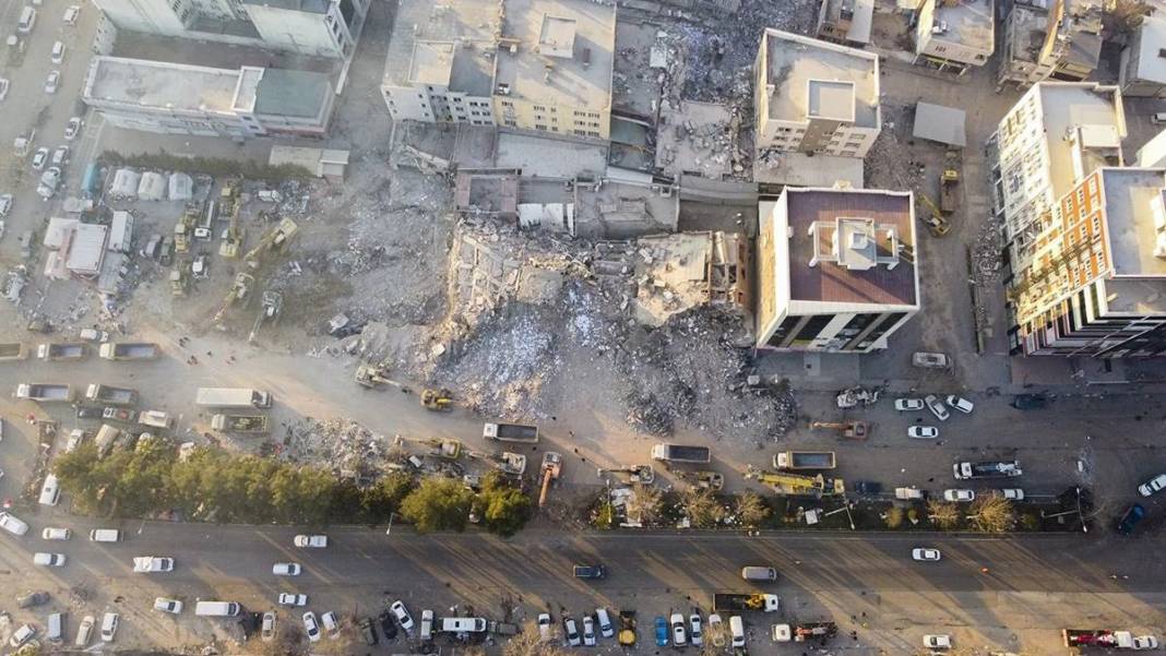 Deprem bölgesinde rakamlar korkunç! Felaketin boyutu gün geçtikçe ortaya çıkıyor 2